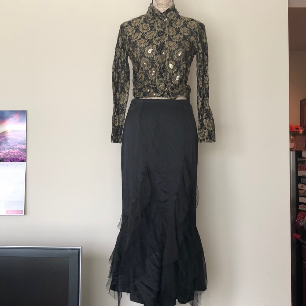 Beautiful Cache Skirt With Sheer & Mesh Flail-Outs - image 1